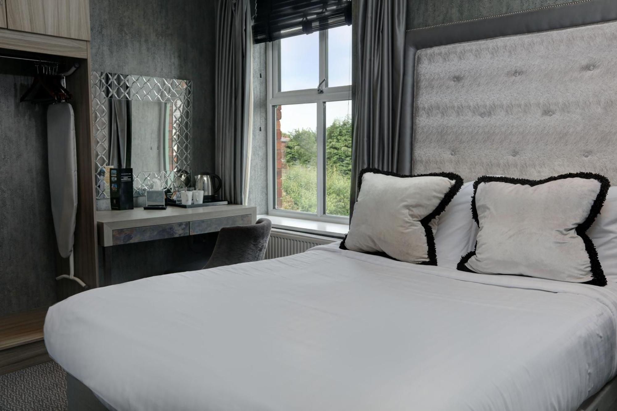 The Eccleston Hotel; BW Signature Collection St Helens  エクステリア 写真